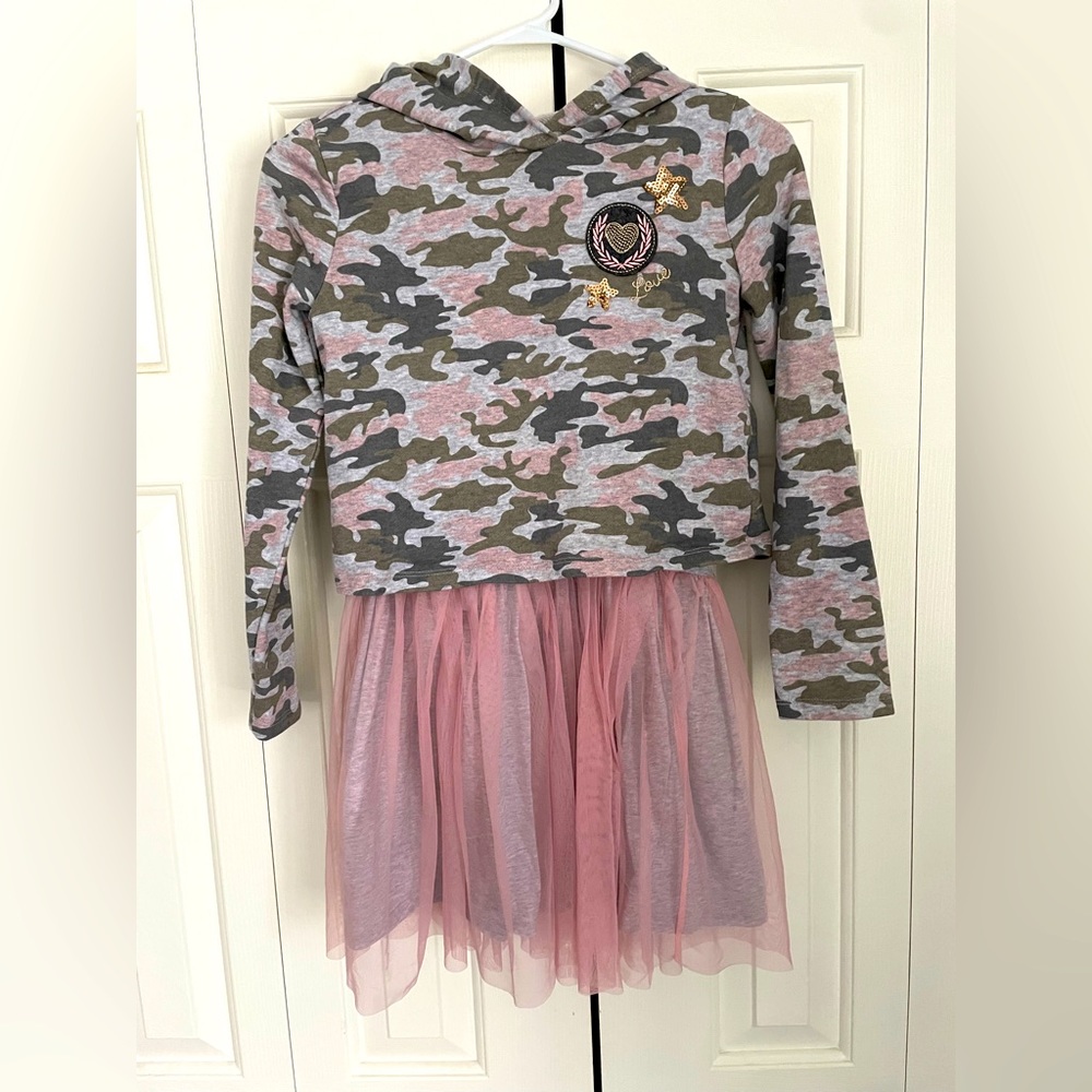 Two piece girls dress casual size medium. New without tags